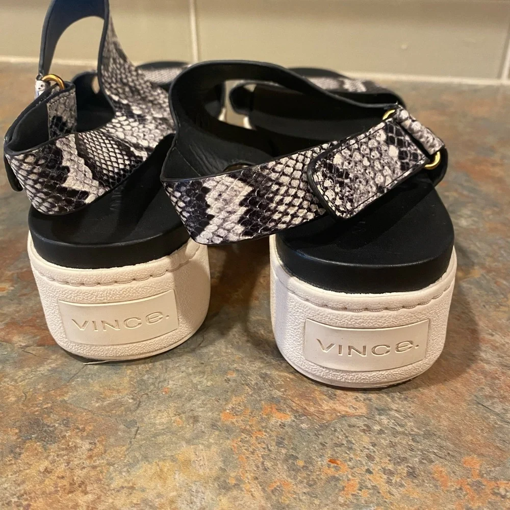 VINCE Womens Westport Snake Print Platform Sandals Size 9 EUC